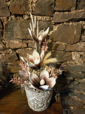 Mittleres Gesteck Magnolien, pink