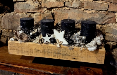 Adventskranz Holzgesteck schwarz -wei
