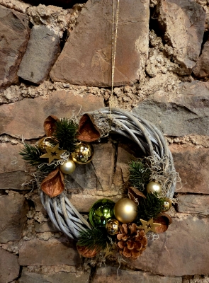 Trkranz Kugeln - grn, gold