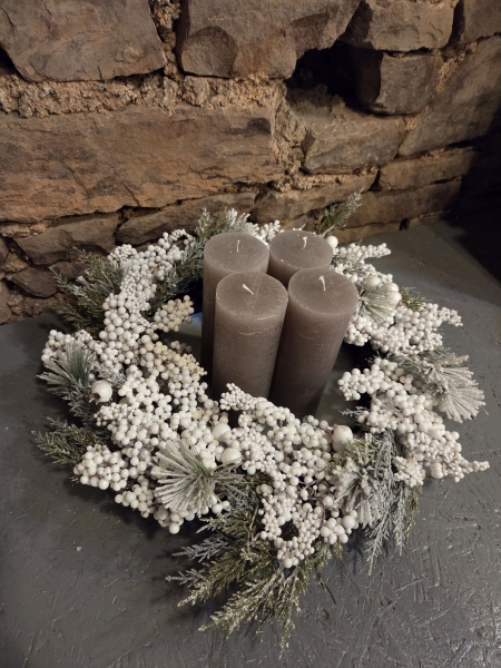 Adventskranz Weihnachtem weiß taupe Deko